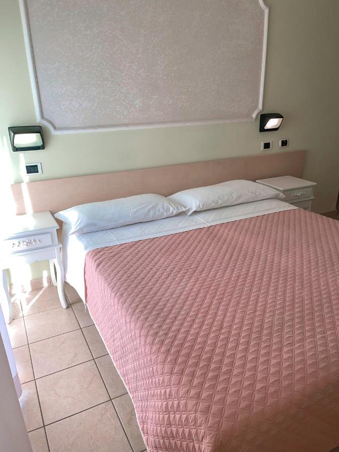 Hotel Liana ริมินี ภายนอก รูปภาพ