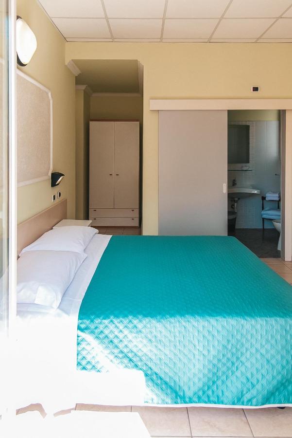Hotel Liana ริมินี ภายนอก รูปภาพ